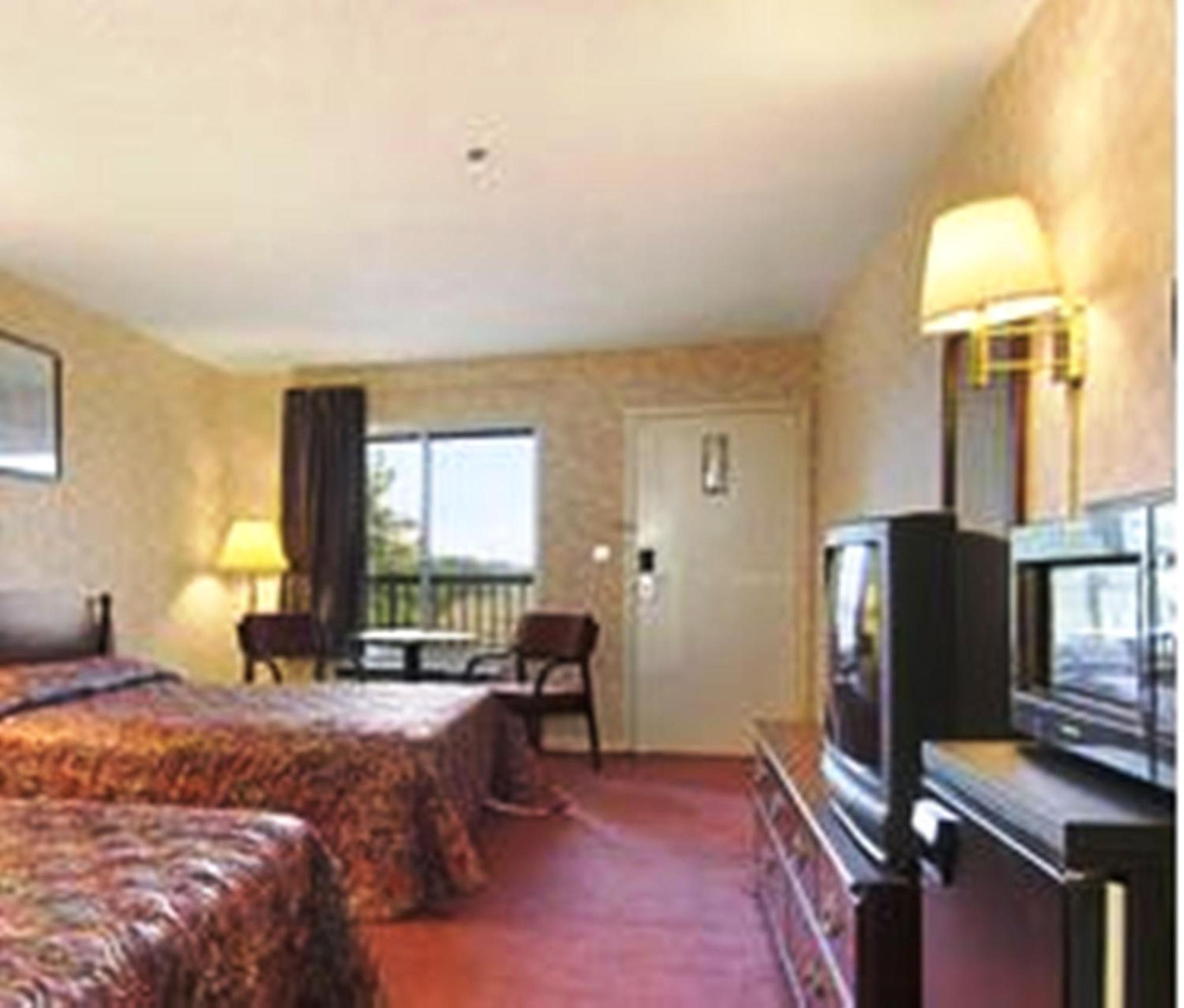 Super 8 By Wyndham Decatur Priceville Zewnętrze zdjęcie